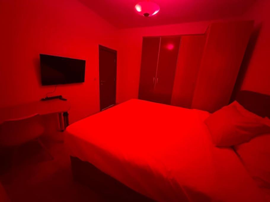 Zee's Lux Spot Apartament Scopia