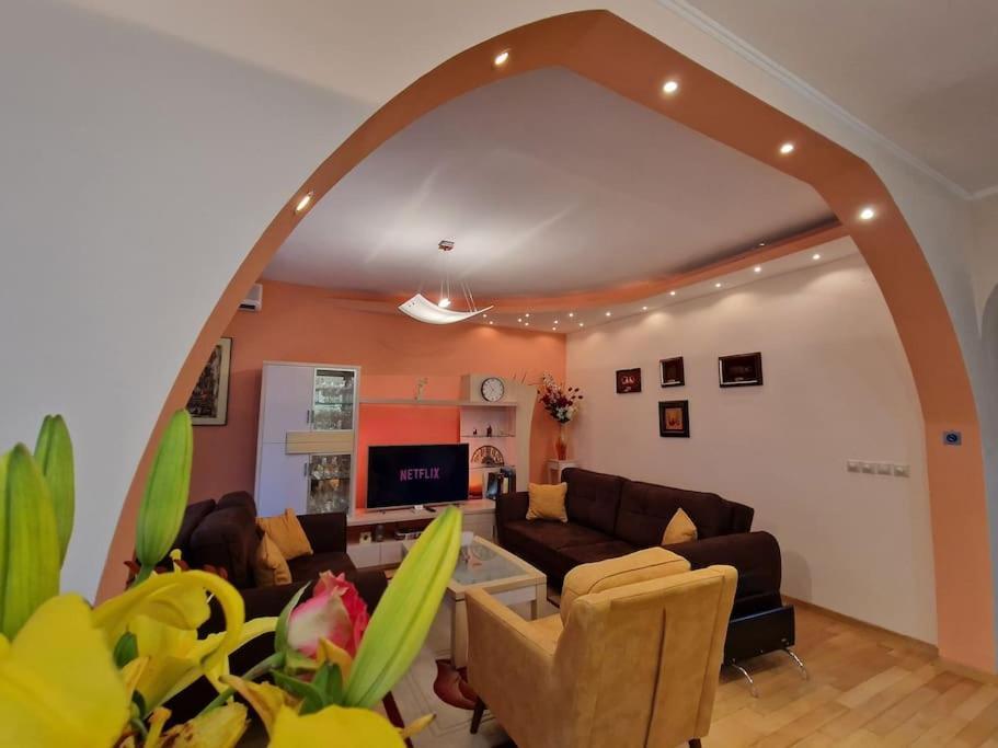 Zee's Lux Spot Apartament *